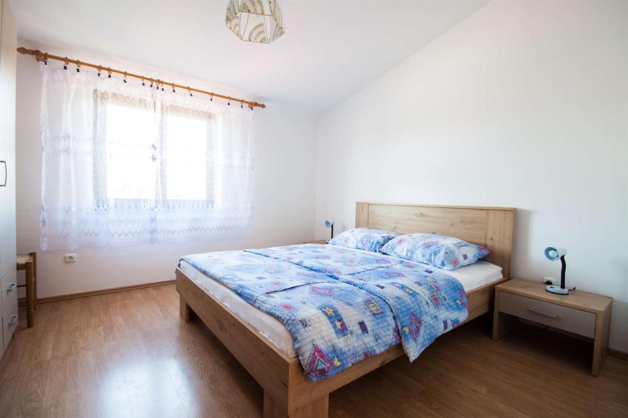 Apartments Dara Umag Exteriör bild
